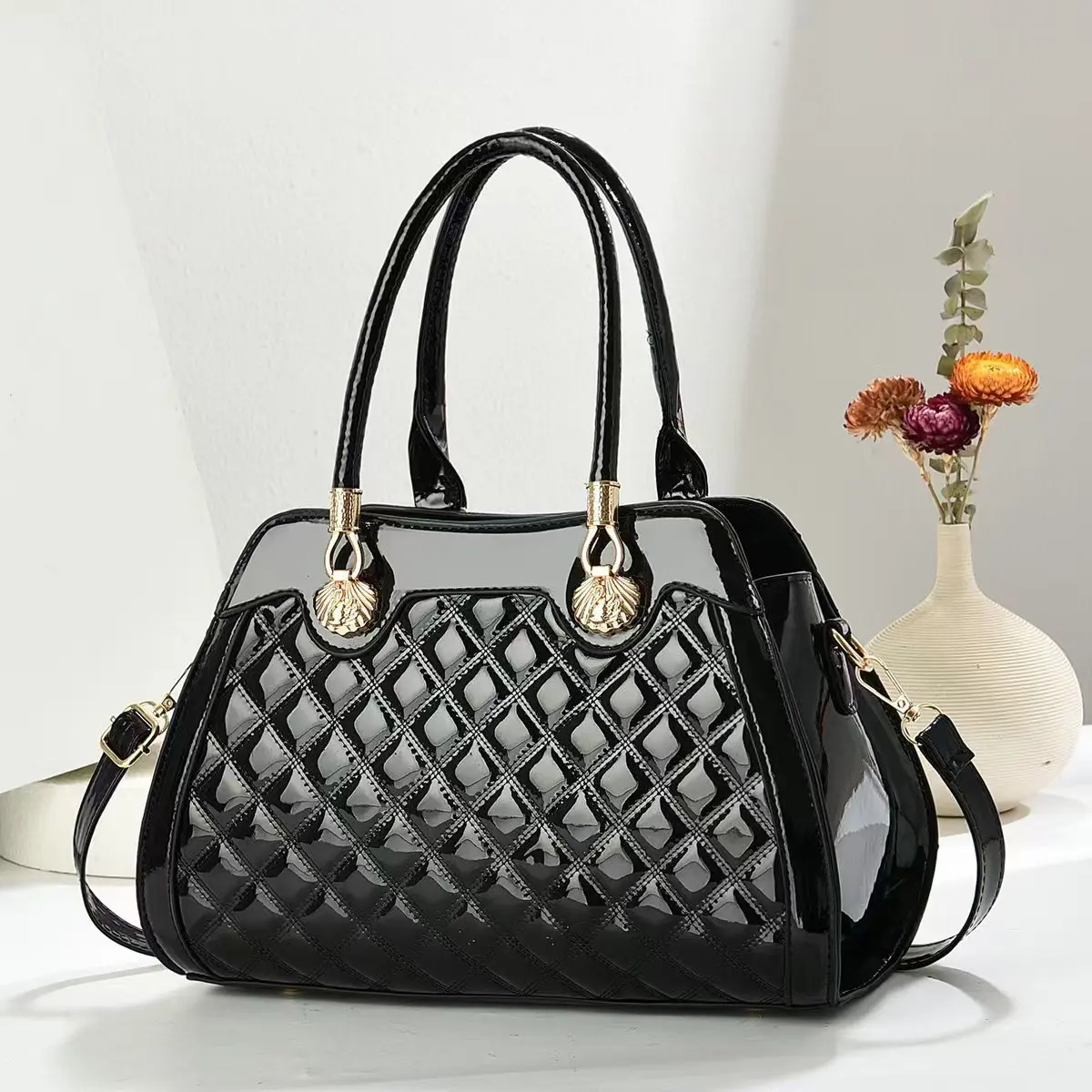 

2025 Trendy Quilted Handbag for Women - Structured Shoulder Bag Classic Diamond-Pattern Tote Crossbody Purse