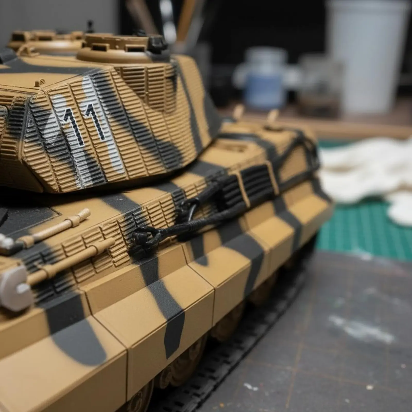 

1:32 Battle King Armored Vehicle Model Collector's Grade German Tiger II Model 1/32 Scale Armored Armored Vehicle Rotating