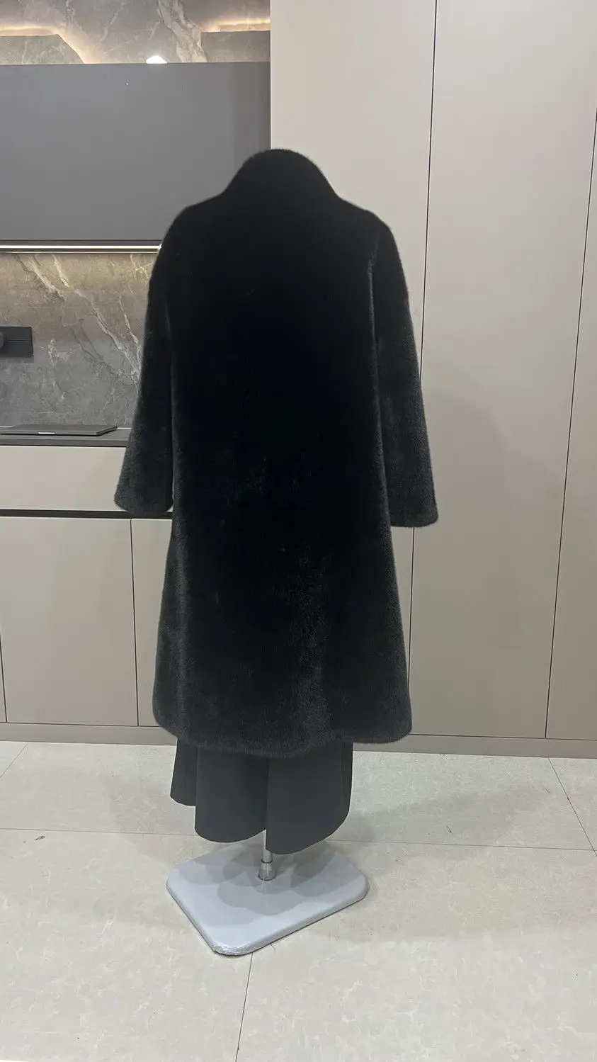 Cappotti di visone in pelliccia sintetica da donna in stile vecchio a forma di tubo all'aperto Mamma in stile europeo Crop Trim Personalità pura Decorazione bar Punta tinta