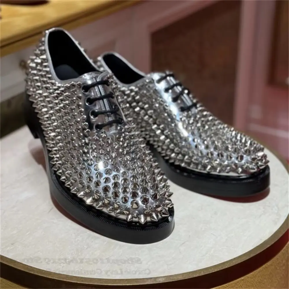 

Silver Leather Oxford Shoes Men Winter New Round Toe Lace Up Buxiness Casual Shoes Punk Style Metallic Stud Spikes Studded Shoes