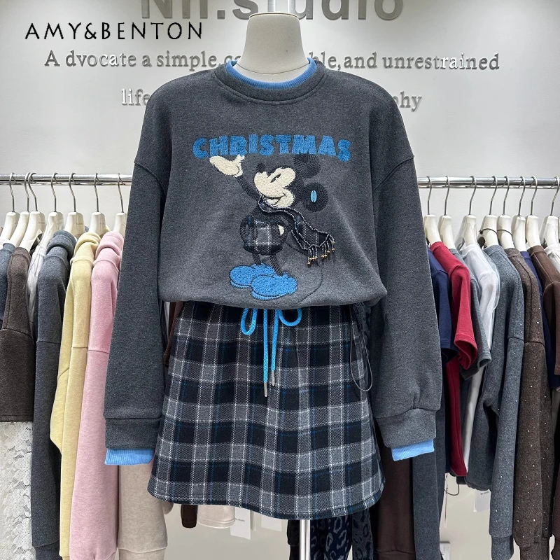 

European Style Fashionable Suit Women's Winter 2025 New Embroidered Cartoon O-Neck Fleece Sweatshirt Plaid Skirt Two-Piece Set