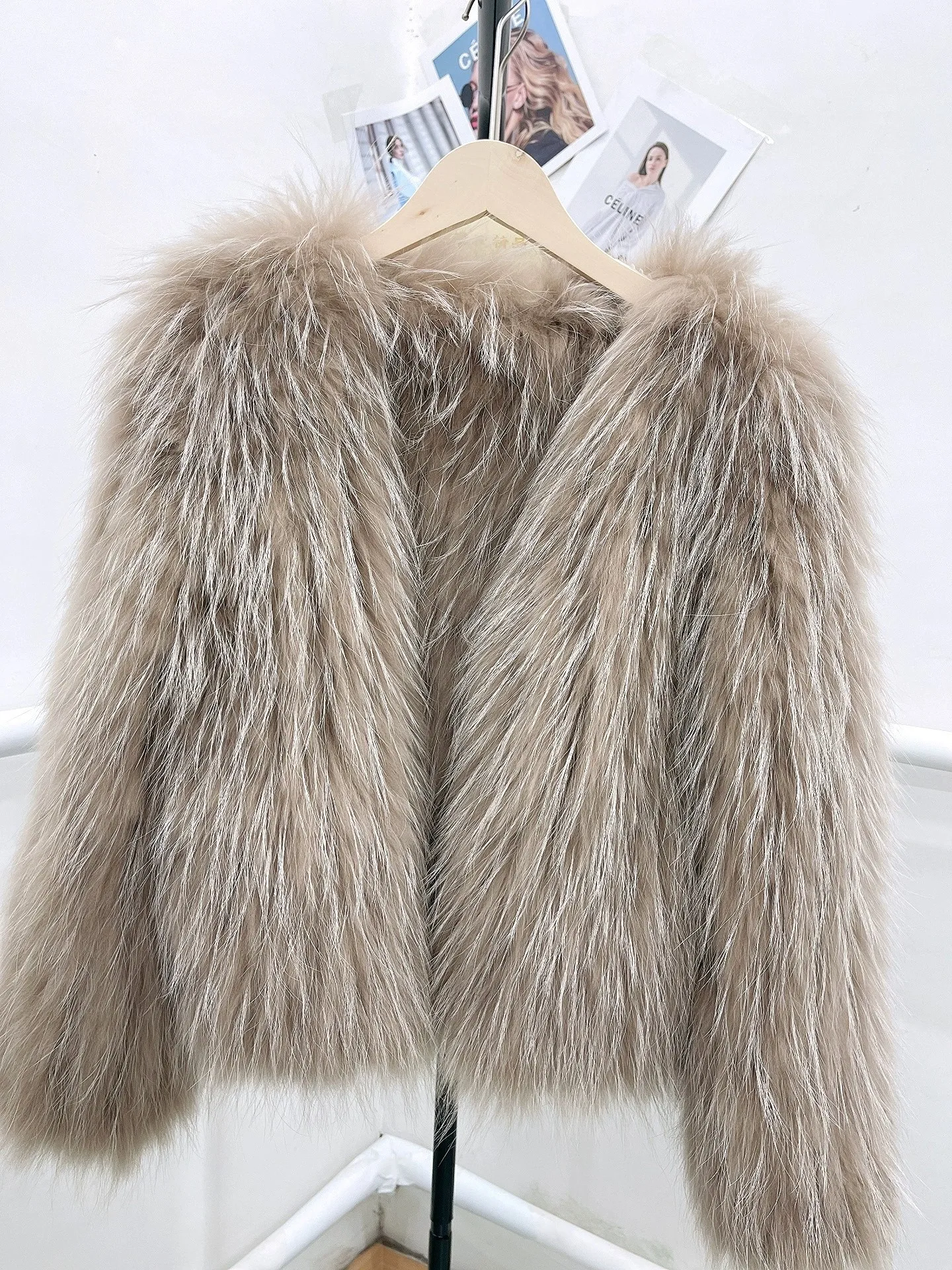 

Fur New Style 2023 Hot Style Real Raccoon Fur Double-Sided Braided Fur Jacket Short Style For Young Women Fashionable And Slim