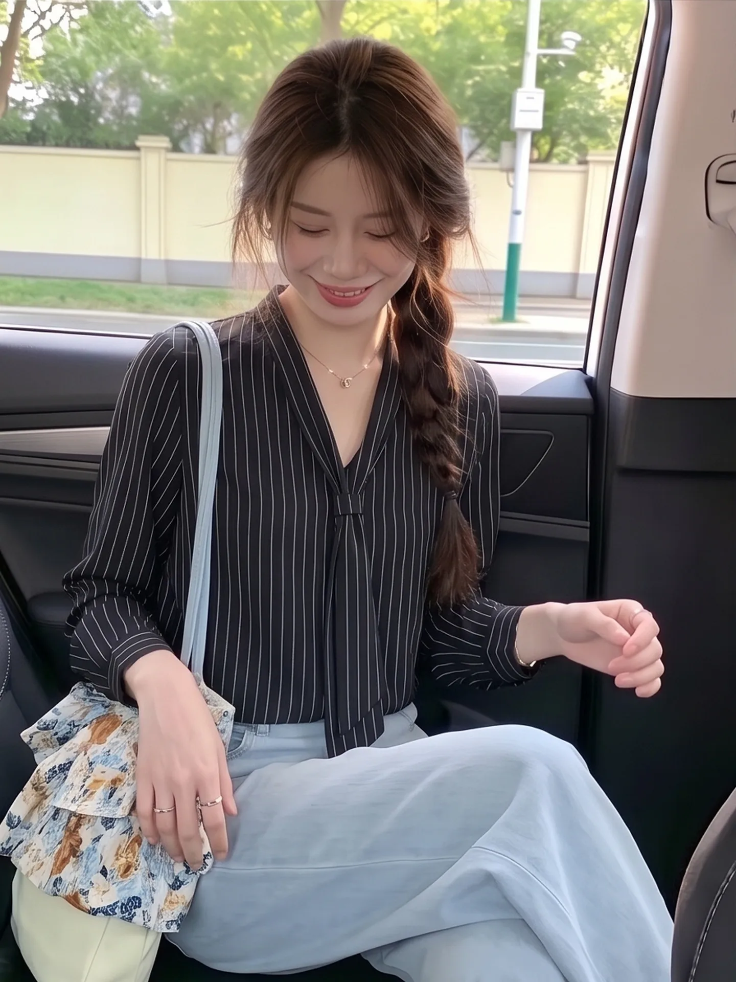 Loose Korean Style V-Neck Striped Shirt Women's Early Autumn New Fashion Commute Long Sleeve Top Elegant Casual Shirt