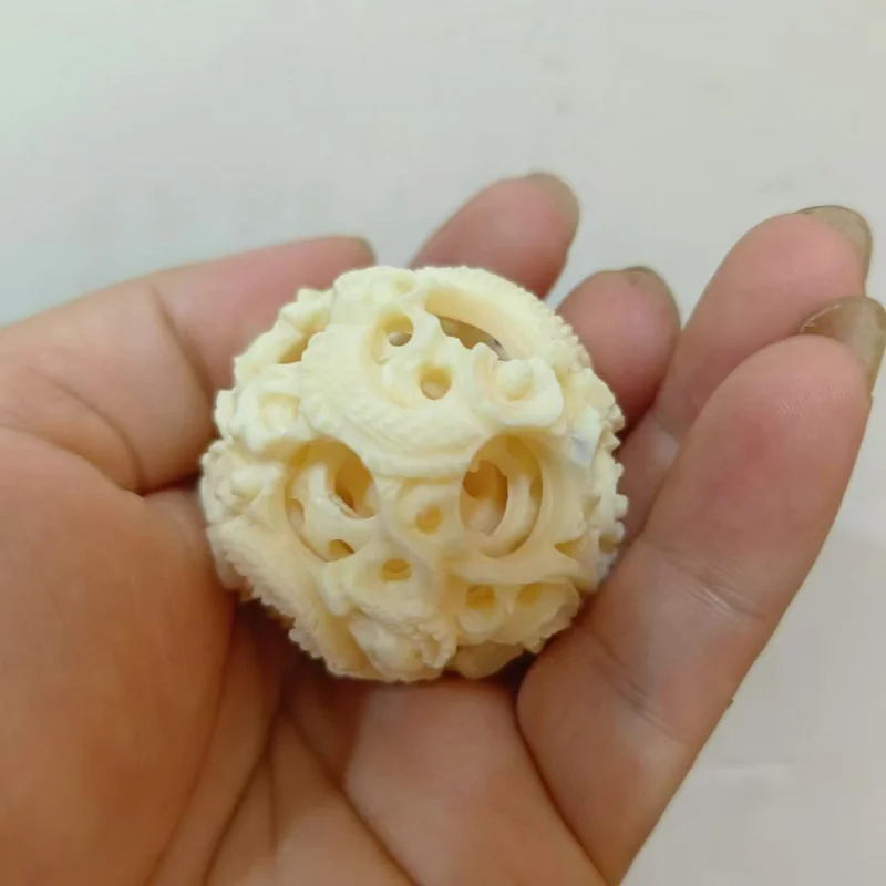 Factory Direct Supply New Product Ivory Nut Carving Wisdom Ball Toy Plaything Diet Balls Concentric Three-Layer Rotation Handbal