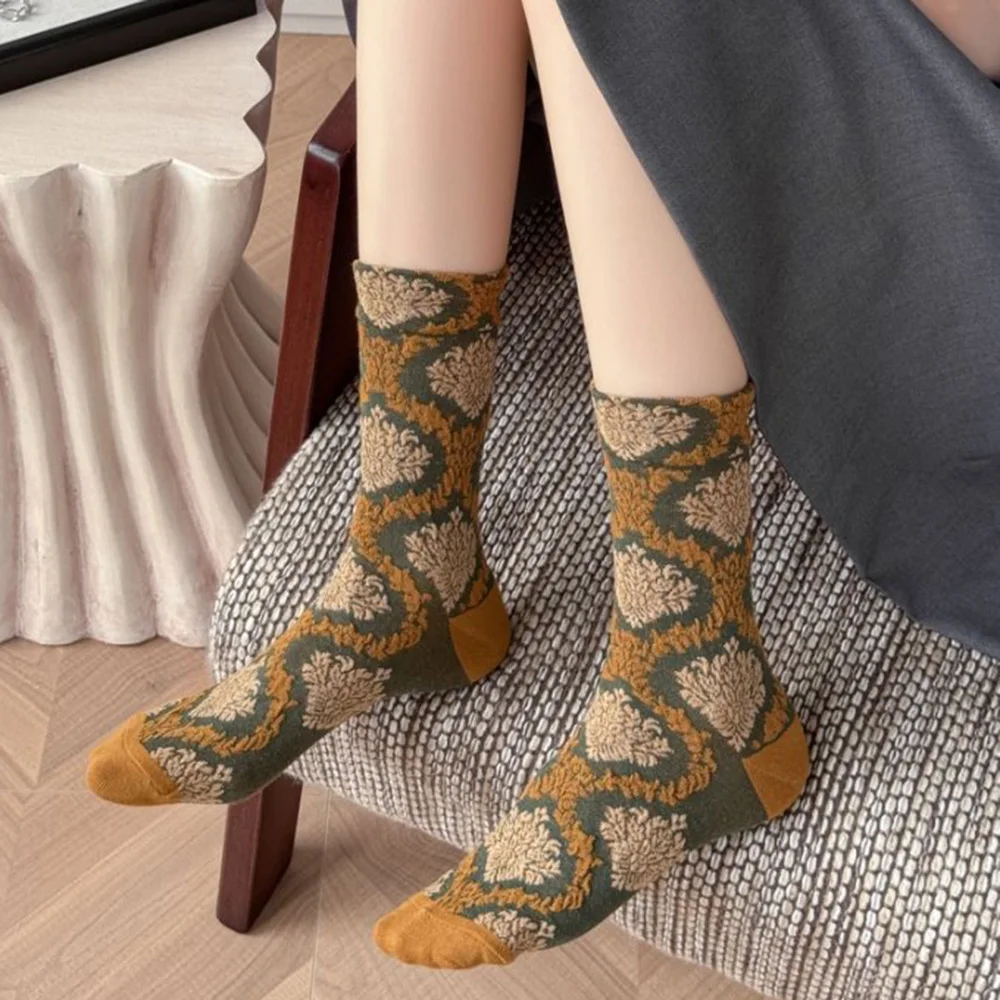 Tube moyen femmes chaussettes Style européen américain mignon impression mode rue femme chaussettes automne hiver longues chaussettes décontractées