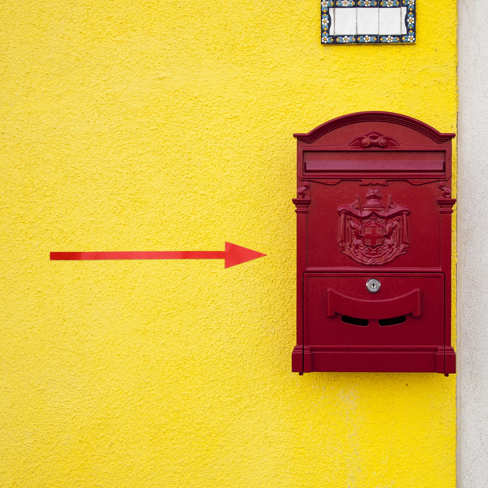 5Pcs Reflective Mailbox Arrow Decals Highly Visible Directional Decals for Safe Nighttime Outdoor Surfaces