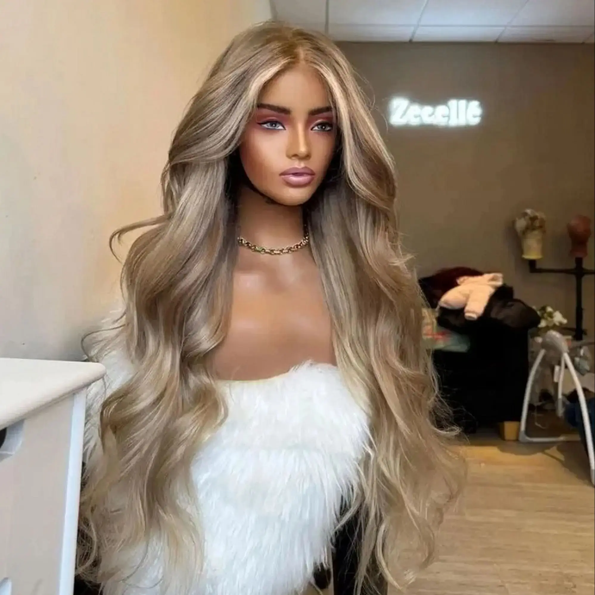 

Glueless Wigs Highlight Long Wavy Ombre Warm Blonde 13x4 Synthetic Lace Front Wigs for Women 24 Inches 180 High Density Hair