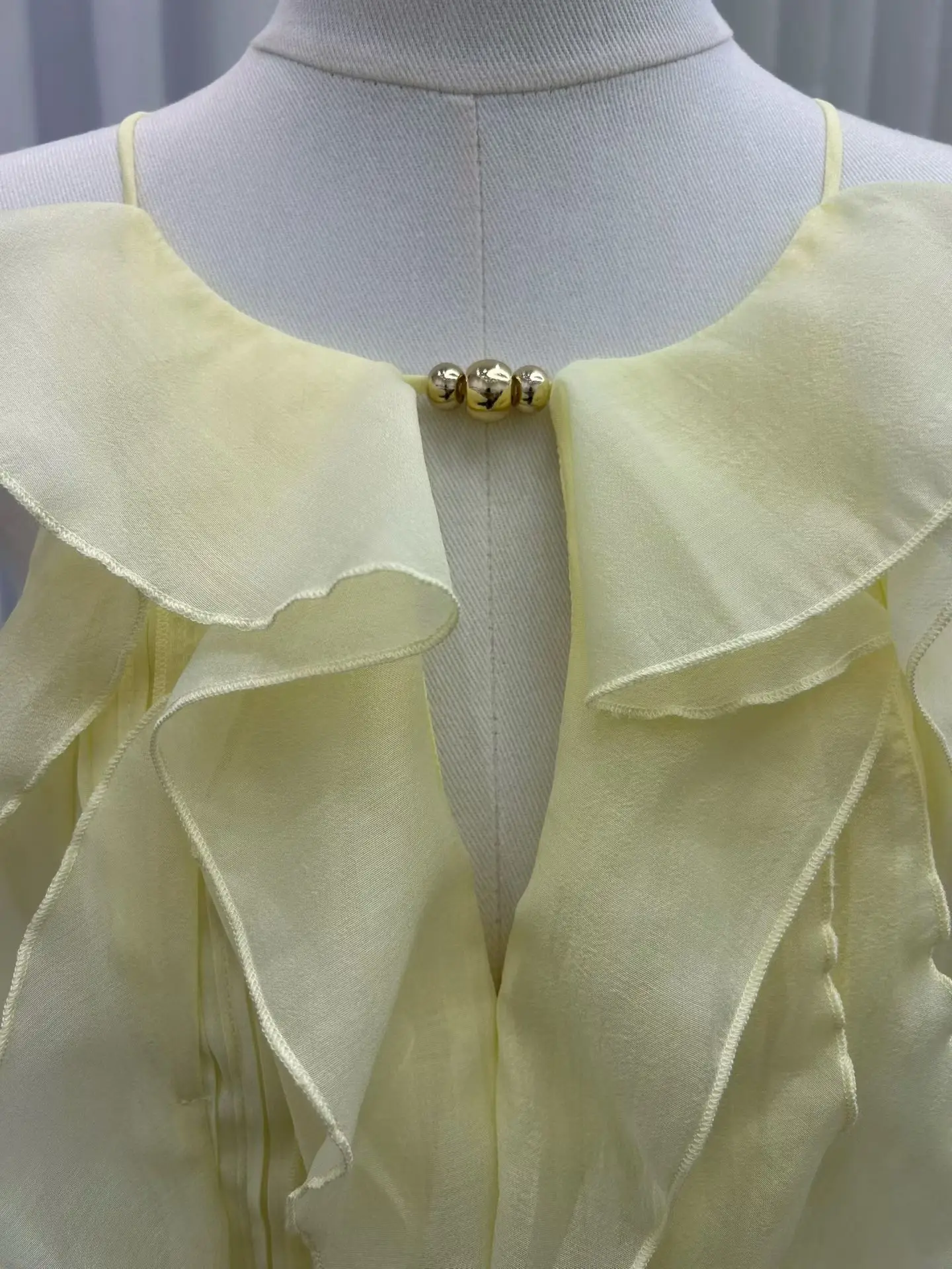 Vestido colete amarelo feminino com babados em camadas sem mangas gola redonda cintura alta férias mini robe feminino