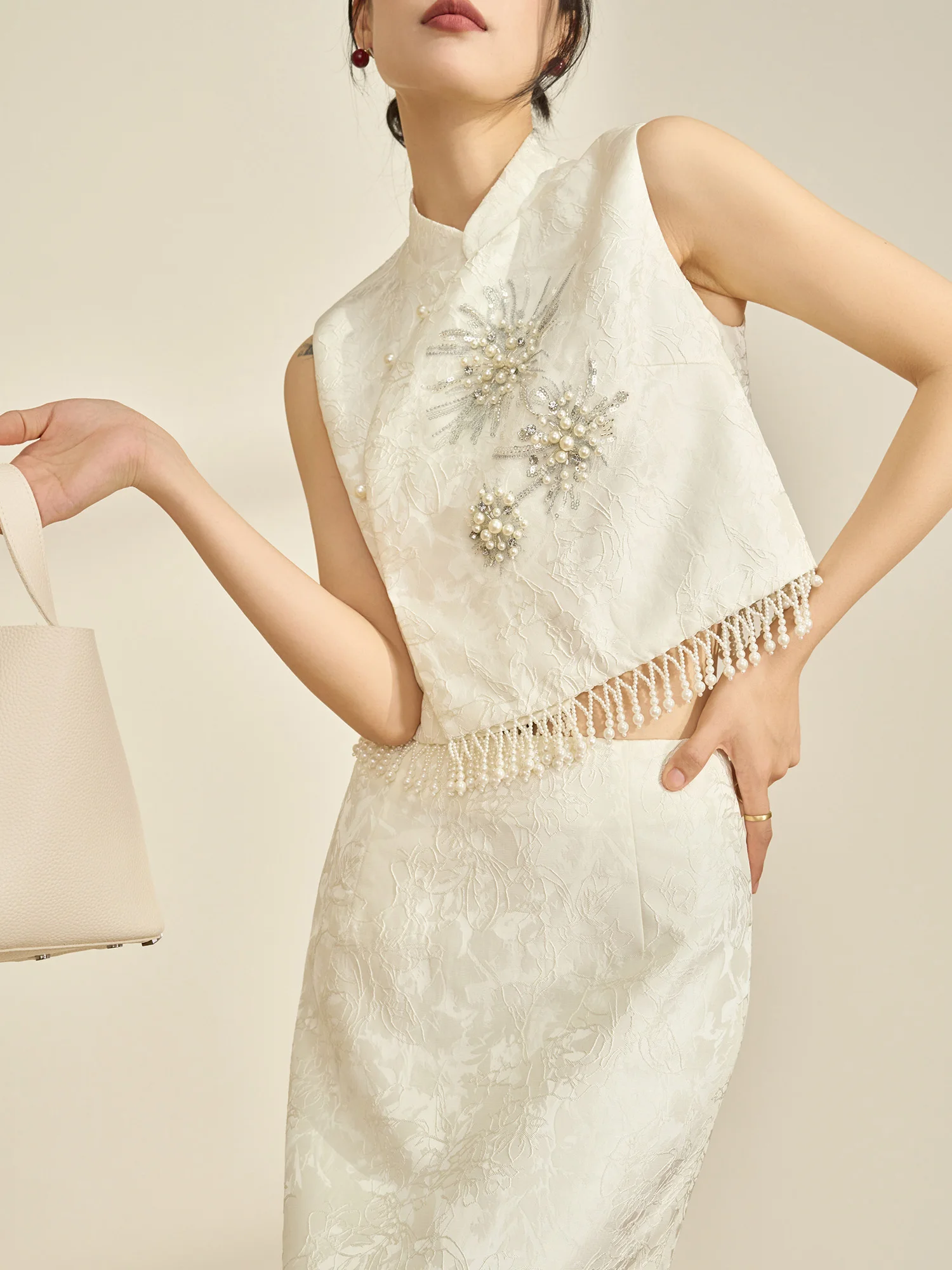 

Новый комплект в китайском стиле: вышитый белый жилет с бахромой и юбка, женский весенний модный дышащий костюм