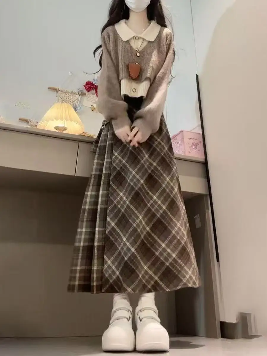 

Preppy Sle Plaid Skirt And Knitwear Collar Fake Two-Piece Set Warmth for Autumn And Winter Seasonal Wear for Teens