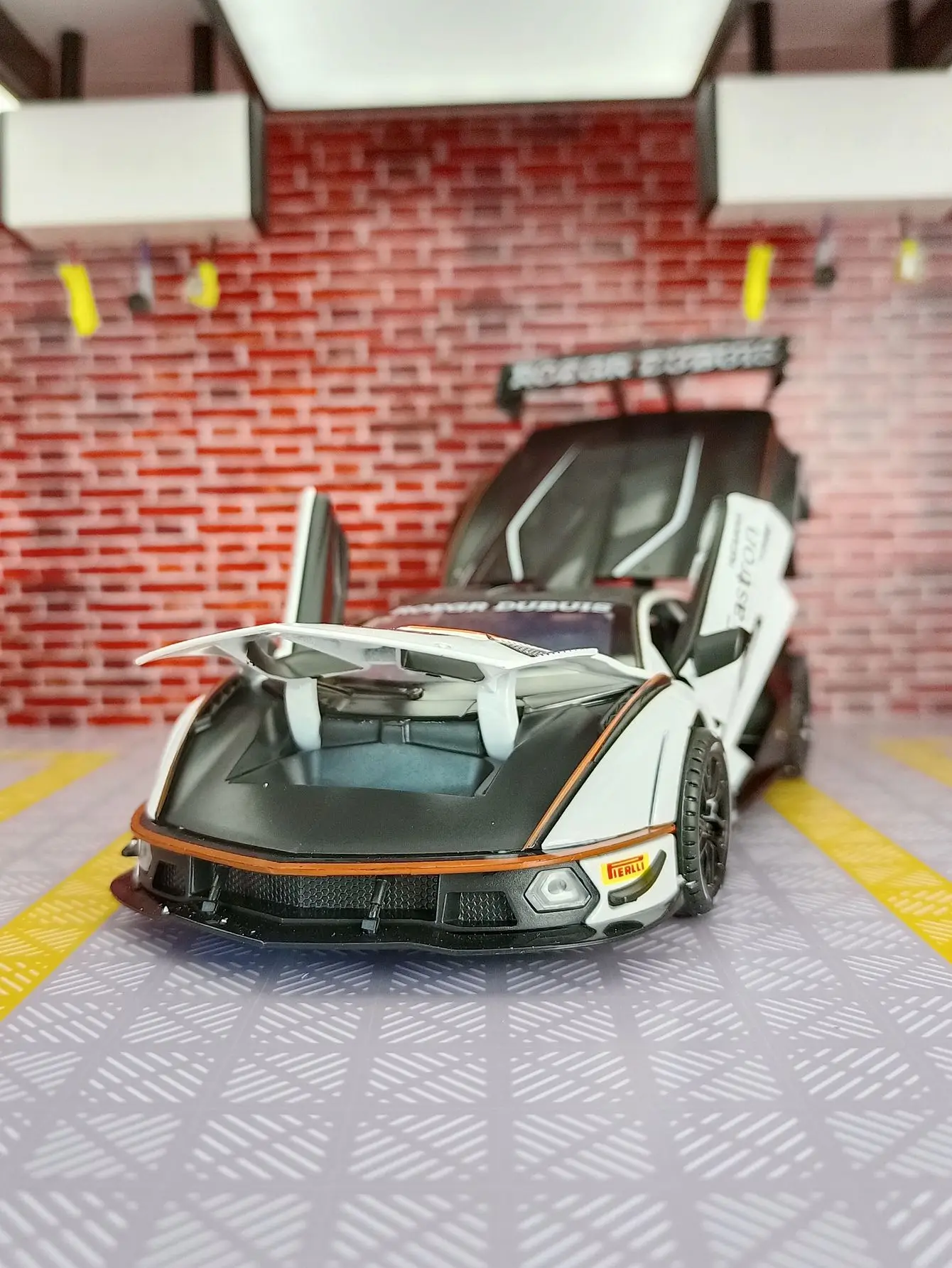 

1:24 SCV12 Alloy Sports Car Model Diecasts Metal Car Model Collection Sound Light Simulation Kids Toys Gift and good quality