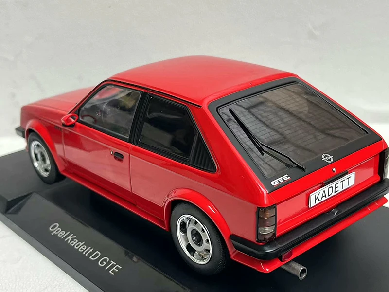 Diecast 1:18 Scale OPEL KADETT D GTE Simulation Alloy Car Model Toy Collectible Gifts Ornaments