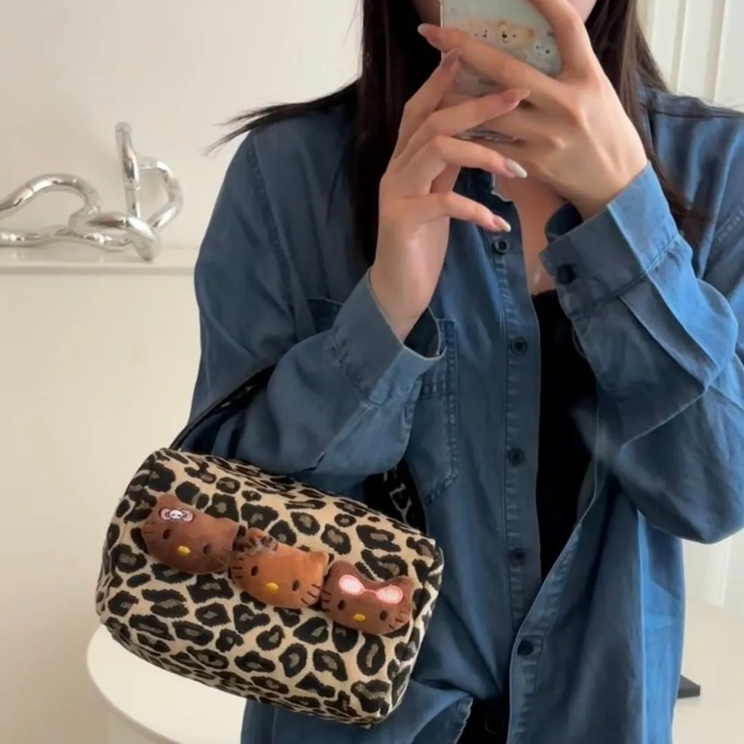 Essential Beauty Leopard Print Large Makeup Bag Stylish Cute Toiletry Organizer Handbag for Women Girls Makeup Bags with Cats