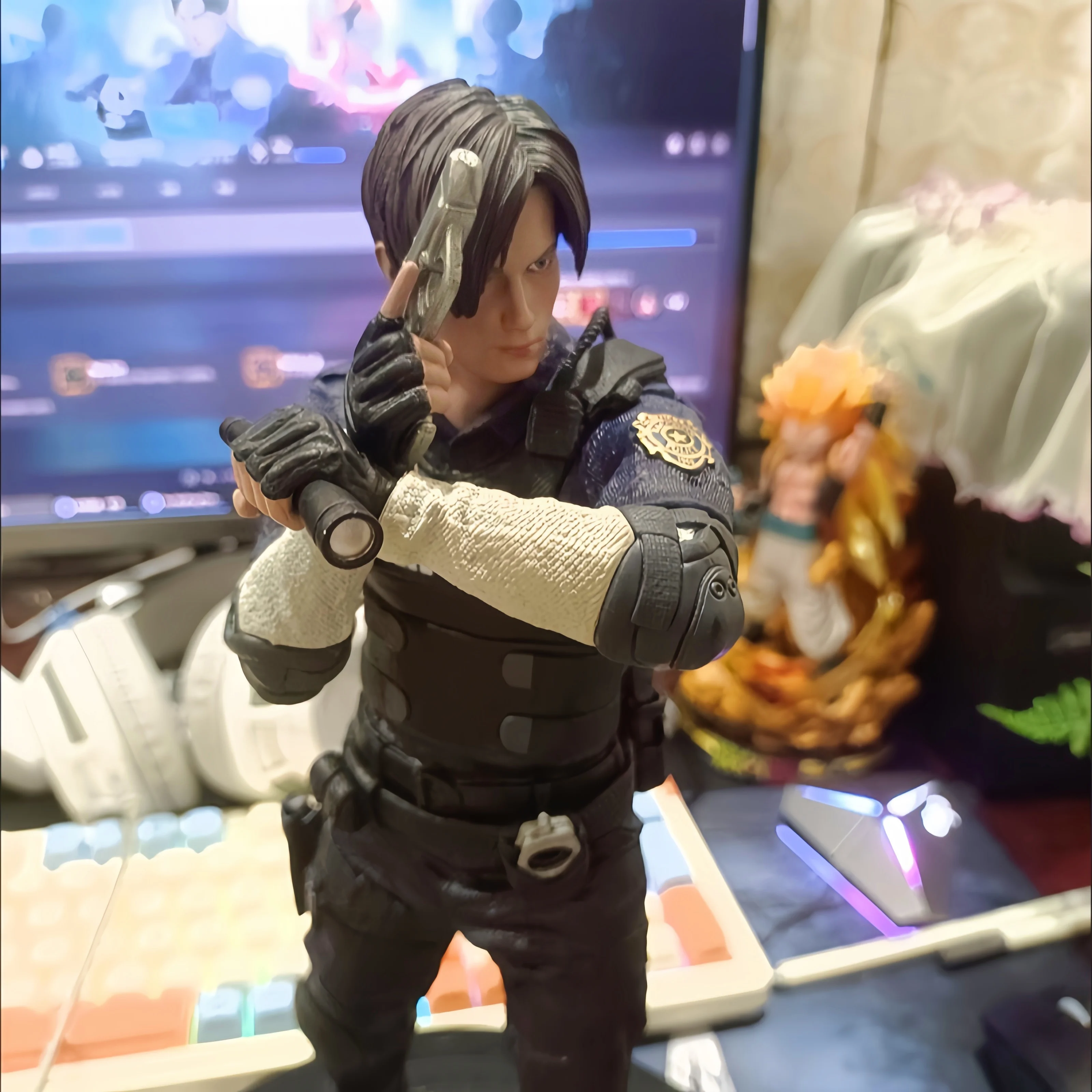 33cm Resident Evil Leon S. Kennedy Jill Pvc Action Figure Anime Biohazard Game Leon Figure Model Toys Collection Doll Boy Gift