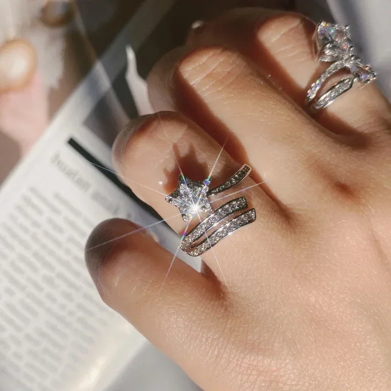 

MDLFES Mo!ssan Diamond Style Explosion models micro-setting sparkling small star ring Europe and the United States fashion