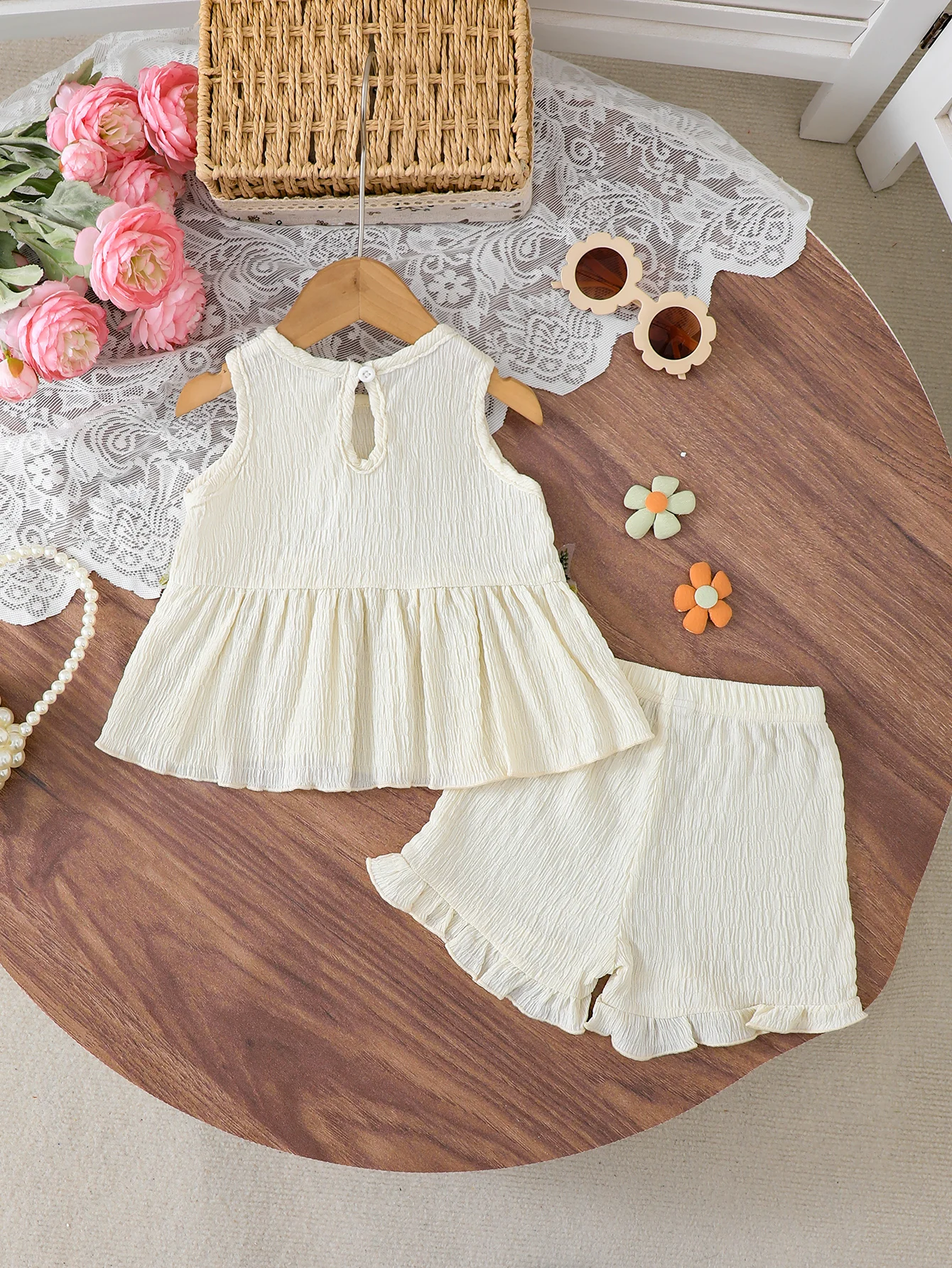 Summer Girls' Sleeveless Set Embroidered Flower Top + Pleated Shorts 2-Piece Set, Cute 0-3 Year Old Baby Girl Summer Clothing