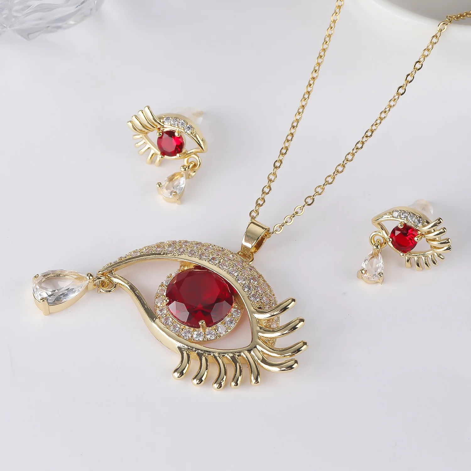 Hot selling Demon Eyelash Necklace set Drop Light Luxury Necklace Jewelry women's gift Fashion shamrock