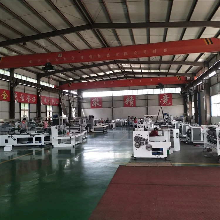 آلة صنع علب الكرتون الأوتوماتيكية لشقق الورق المقوى المموج