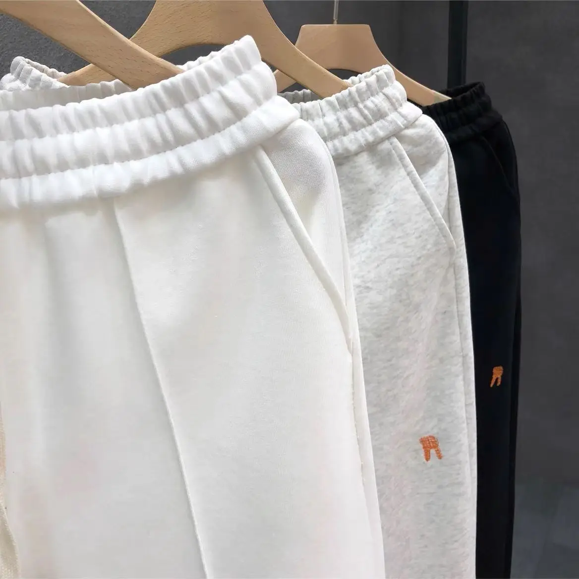 High quality embroidered high street casual pants for men, loose fitting straight leg white pants, 2024 spring/summer new men's