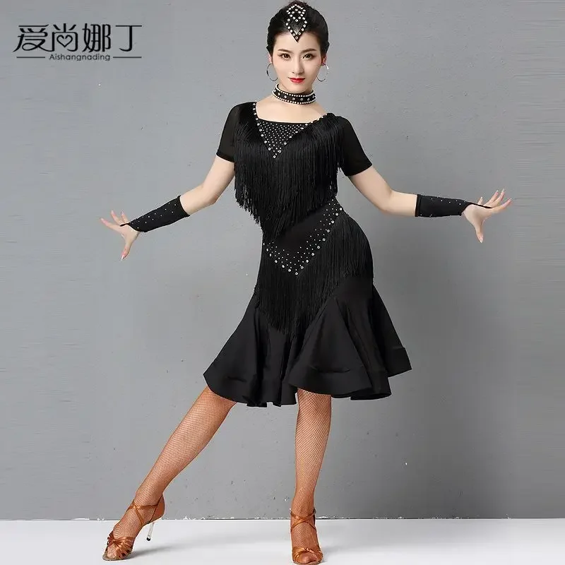 الإناث الكبار شرابة فستان رقص اللاتينية أداء الرقص زي امرأة المهنية بلاكبول المنافسة زي