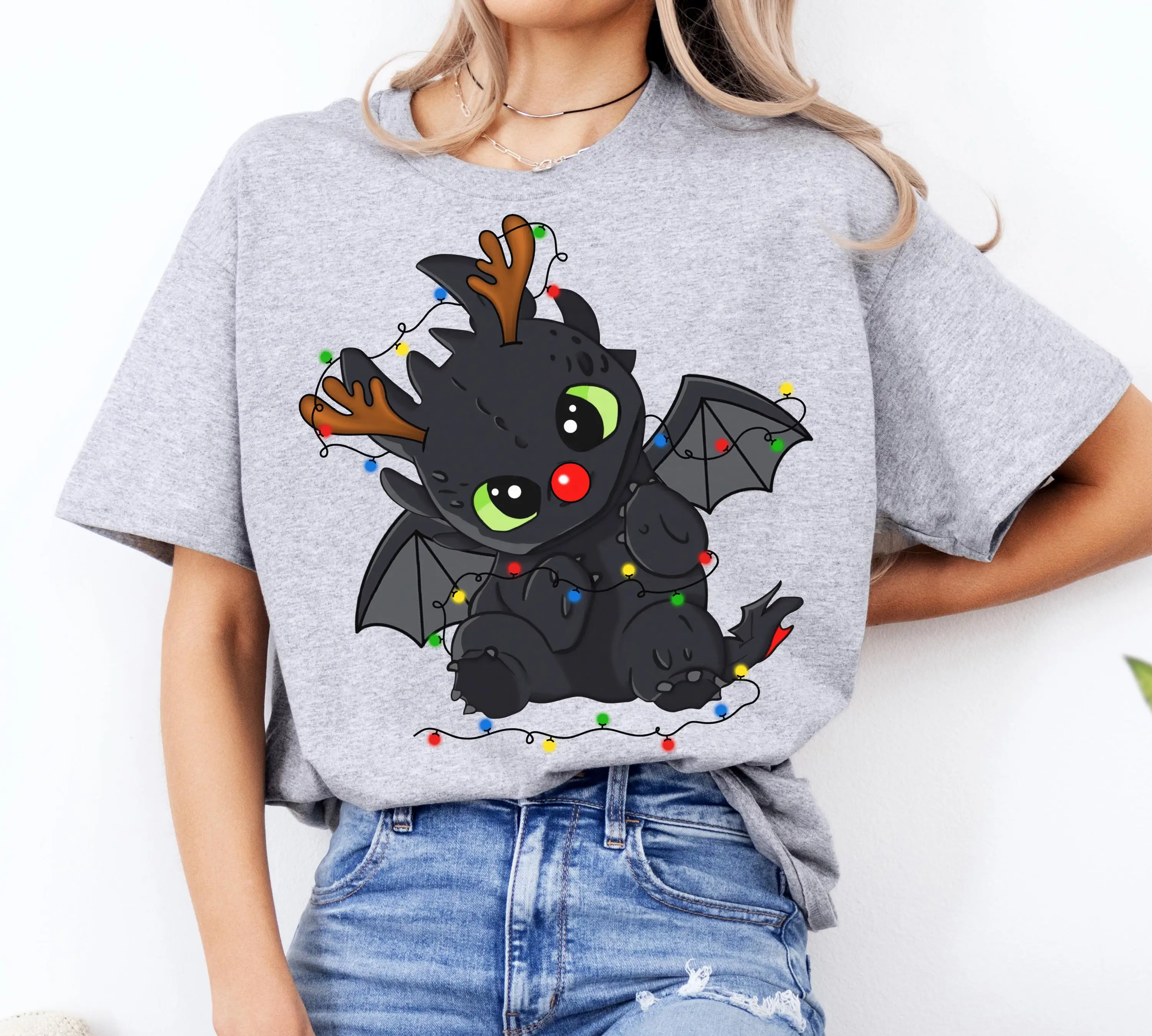 أضواء عيد الميلاد اللطيفة بدون أسنان كيفية تدريب قميص أضواء عيد الميلاد ليلة التنين الخاص بك، قمصان عائلة عيد الميلاد من ديزني لاند