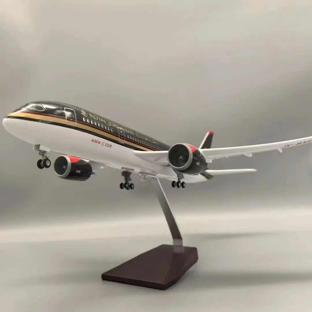 1:130 Scale Model Royal Jordanian B787 Aircraft Air Airlines With Light and Wheel Diecast Resin Airplane Collection Display Fan