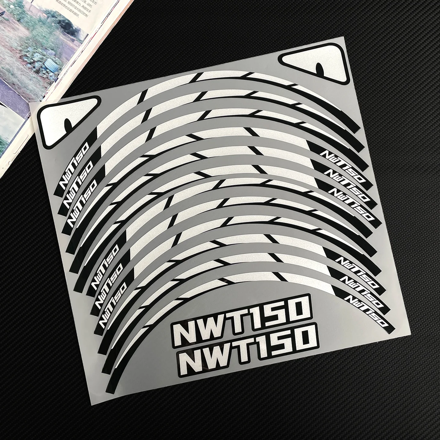 1SET Multicolor Striped Wheel Rim Stickers with Eye Detail, Waterproof Decals for Motorcycle Wheels