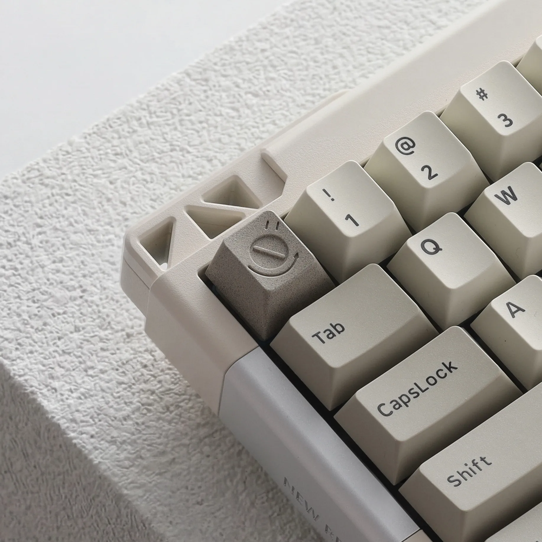 anti-clock-metal-keycap-aluminum-alloy-cherry-profile-r4-custom-original-artisan-esc-keycaps-for-mechanical-keyboard-accessories