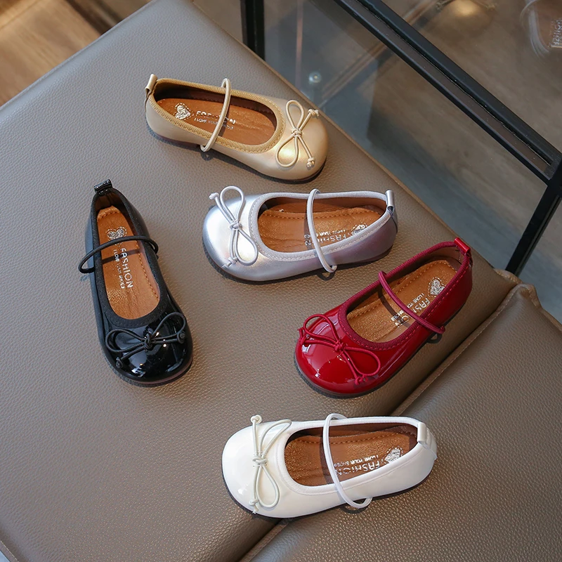 

Детские кожаные туфли весна-лето 2026: глянцевые, модные, для девочек, мягкие, в стиле принцессы, на плоской подошве