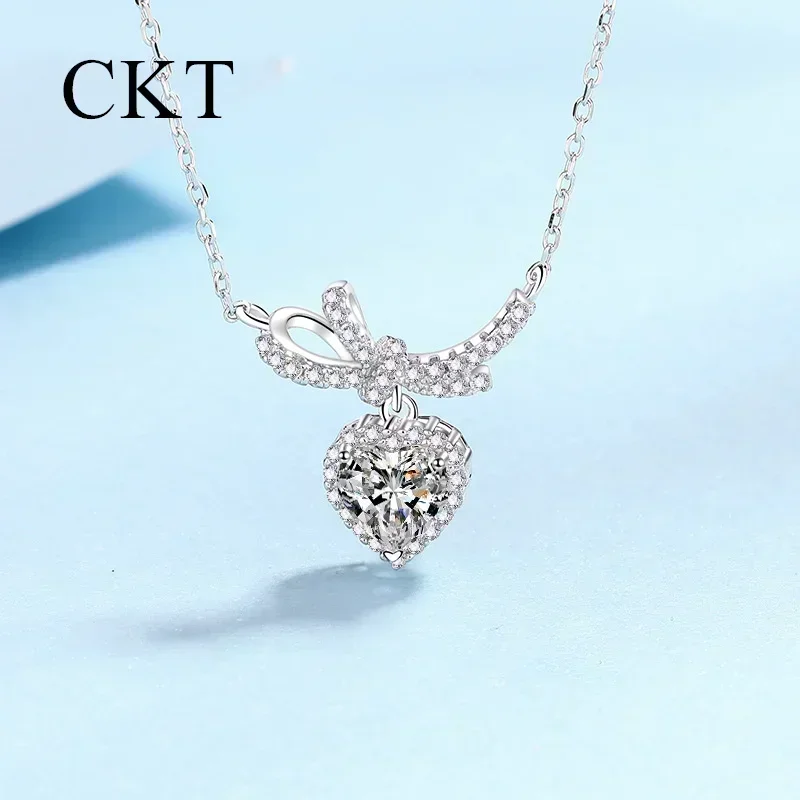 

18K White Gold Heart Shaped 1ct Moissanite Necklace for Women Full of Diamonds Love Pendant Light Luxury Platinum Pt950 Chain