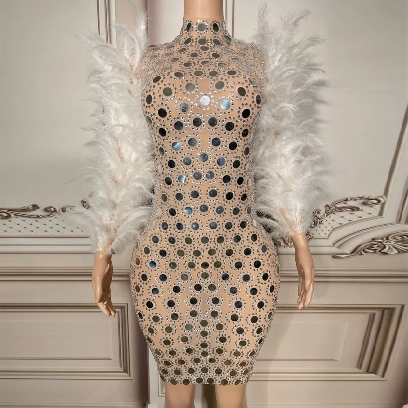 

Stock Feathers Sparking Diamonds Shining Sequins Sexy Mesh See through Badycon Dress Nightclub Singer DJ Stage Show Outfit