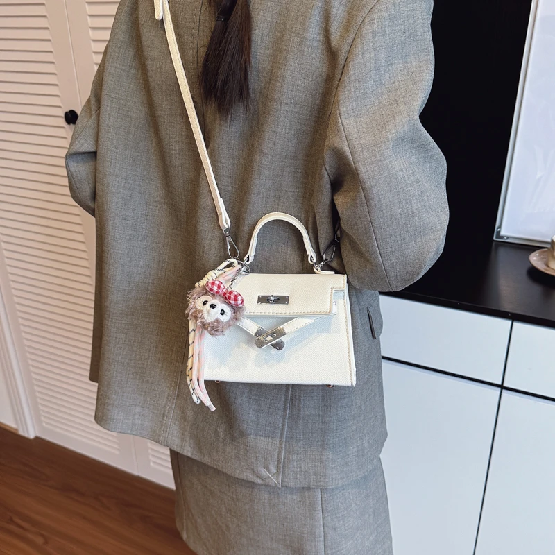 

Women's Minimalist Tote Bag Lightweight Canvas Shoulder Bag for Work Shopping Daily Use