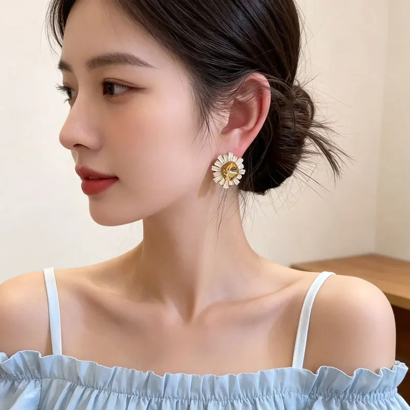 Light luxury fashion senior sense full zirconium sunflower earrings exquisite small design earrings all match earrings