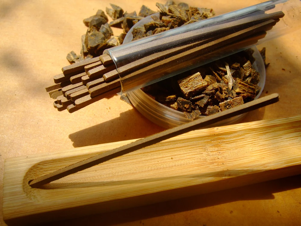 10gram Natural Pure Chinese Sinking Kynam Oud Incense Sticks High Quality underwater kyara oud wood Natural Sweet Flower  Aroma