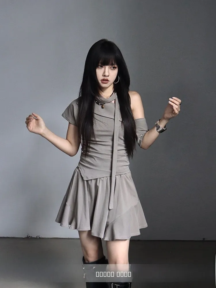 

Летний модный комплект: женская футболка с коротким рукавом и плиссированная юбка миди с открытыми плечами, подчеркивающая талию, в стиле Spicy Girl