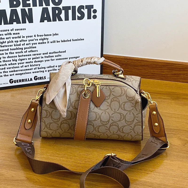 

2025 Luxury Monogram Tote Bag for Women Spacious Pillow Shoulder Bag Versatile Boston Crossbody Purse Elegant Large Handheld Bag