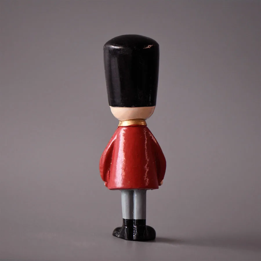 Nutcracker Puppet Soldier, Resin Home Craft Decor Ornament, Christmas Doll Figurine