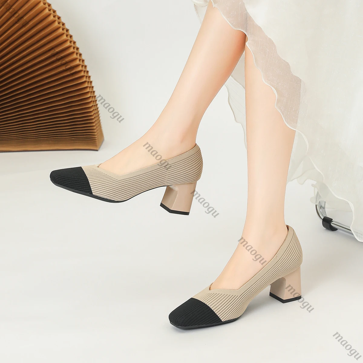 Sepatu Wanita Hak Tinggi Nyaman Rajutan Persegi Sepatu Flat Wanita Nyaman Sejuk (Tinggi 5Cm) Koleksi Baru 2025