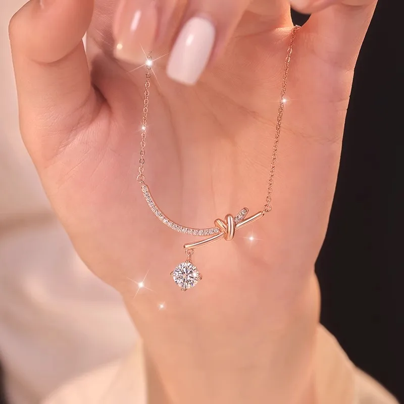 Kolor D 1ct prawdziwy Moissanite Bowknot wisiorek naszyjniki dla kobiet S925 srebro modna luksusowa biżuteria diamentowa prezenty dla dziewczynek