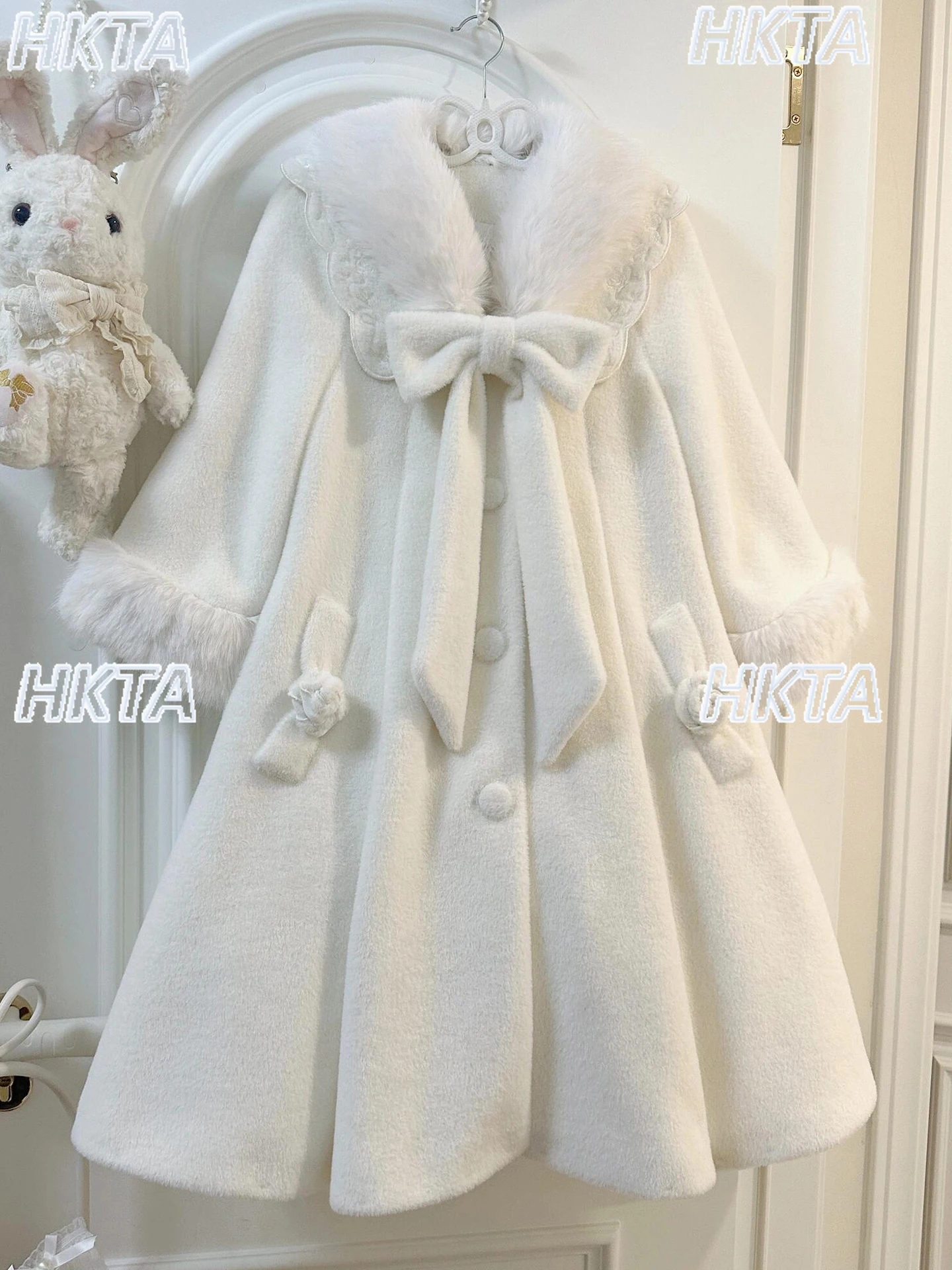 

Sweet Lolita Bow Fur Collar White Long Jacket Girls Cute Loose Warm Christmas Medium Long Sleeve Woolen Coat Women Wool Coats