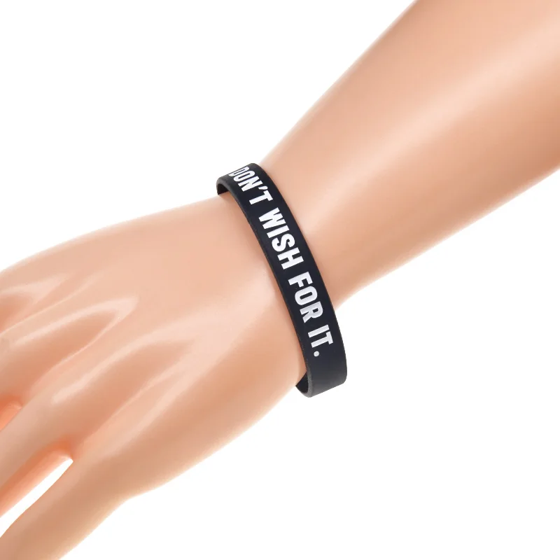 1 Stück inspirierender Geschenk-Armreif „Wünsch dir nichts, sondern arbeite dafür“ aus Silikon, Unisex, Erwachsenengröße, Schwarz – Detail 4