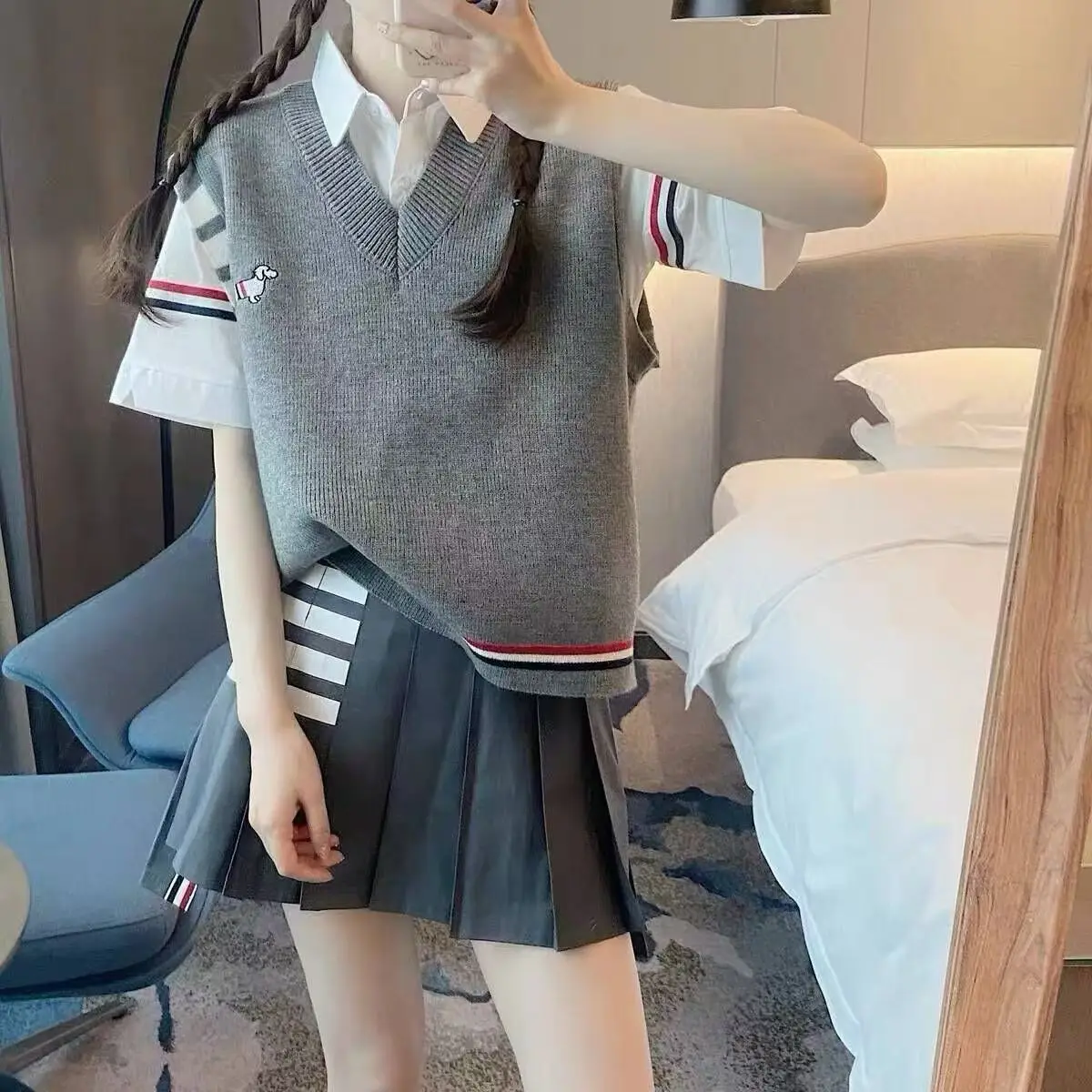 İngiliz Koleji Karikatür Nakış Örme Kazak Kadın Golf Giyim Rahat V Boyun Kazak Yelek Kazak Kolsuz Kadın Jumper