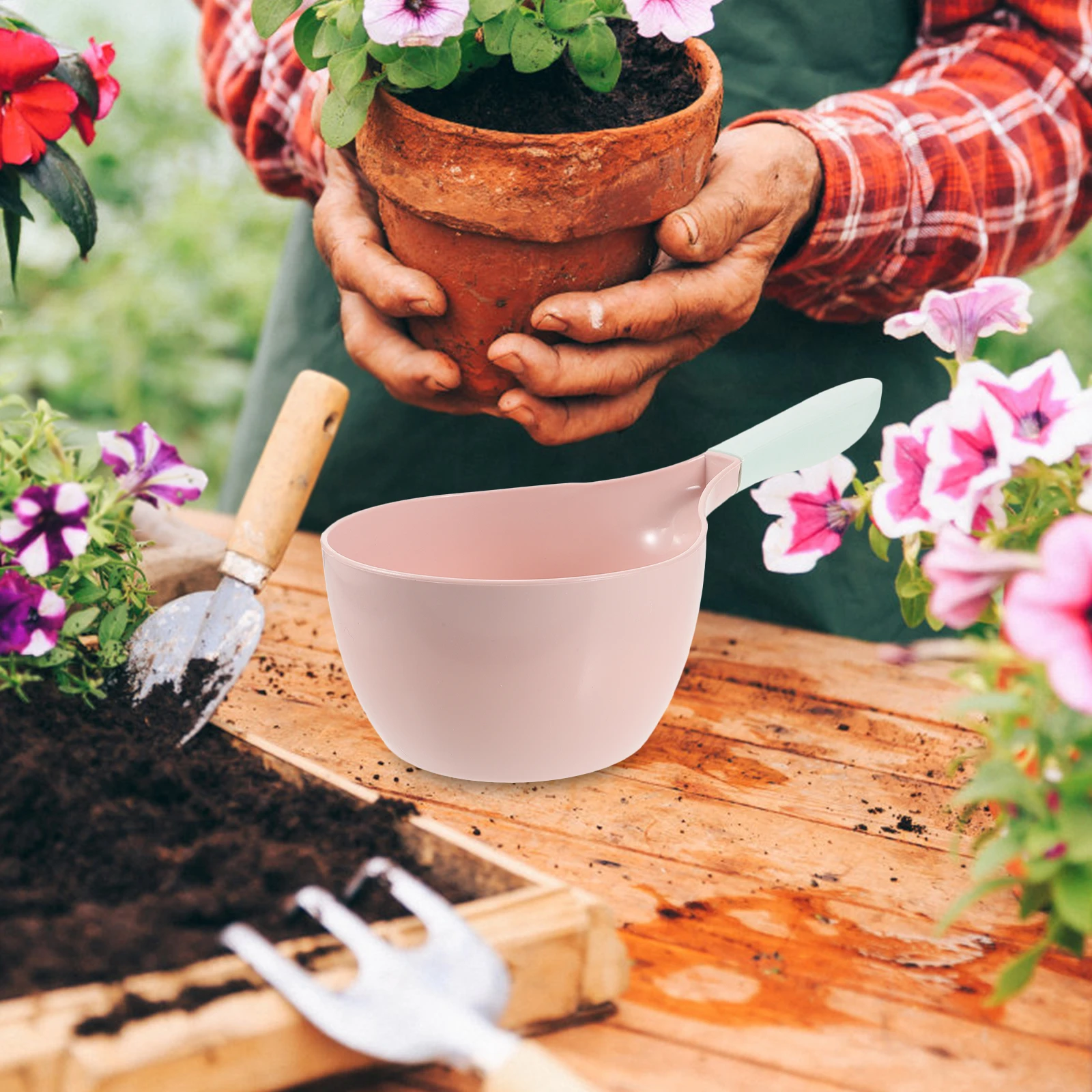 

3pcs Plastic Water Ladle Reusable Dipper for Flower Plant Watering Garden Bathroom Kitchen Smooth Surface Easy Clean Retro