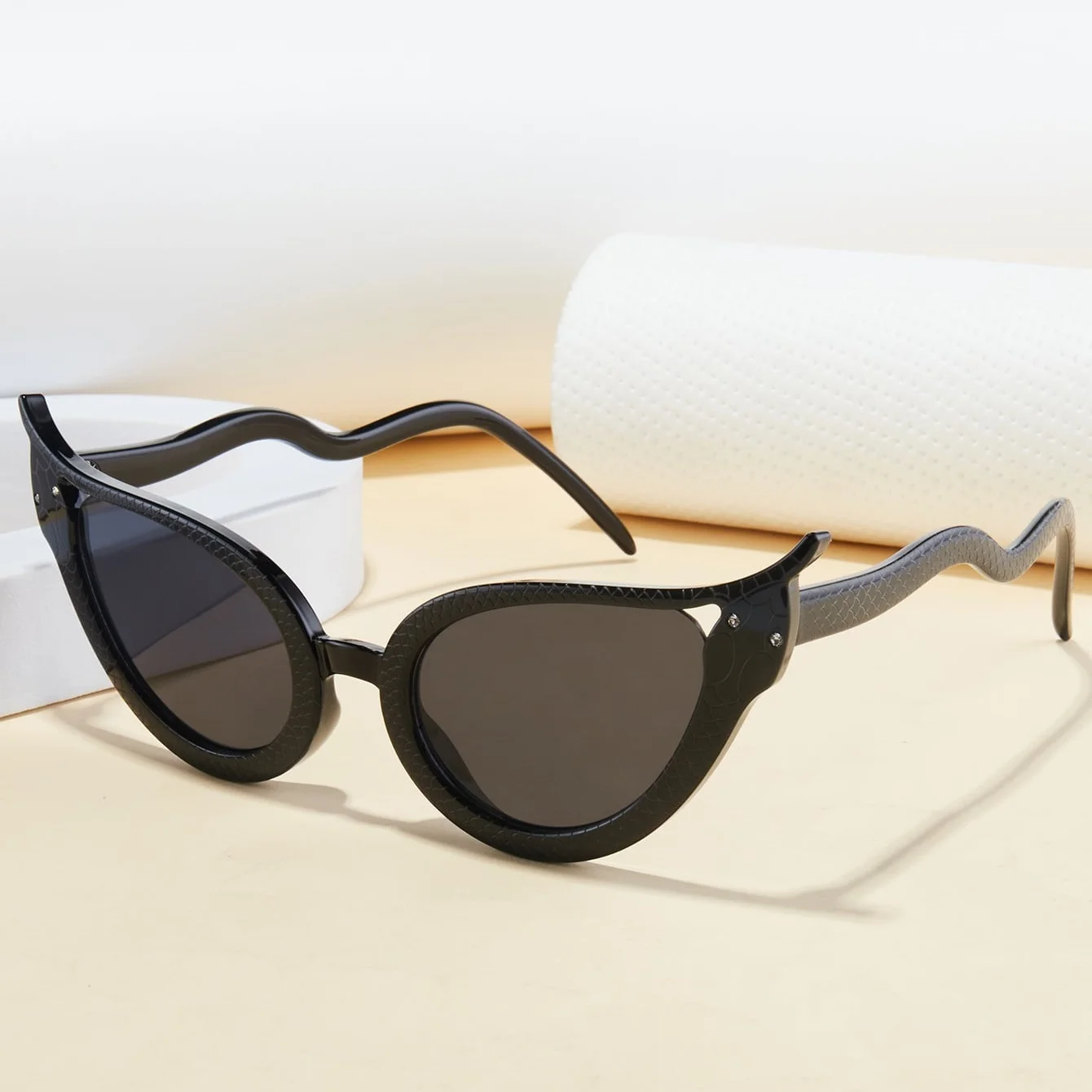 1 قطعة نظارات الموضة النسائية الجديدة كول ريترو القط العين العصرية الألفية نمط الهيب هوب الأفعى على شكل حفلة يومية مساء الموسيقى Festiv