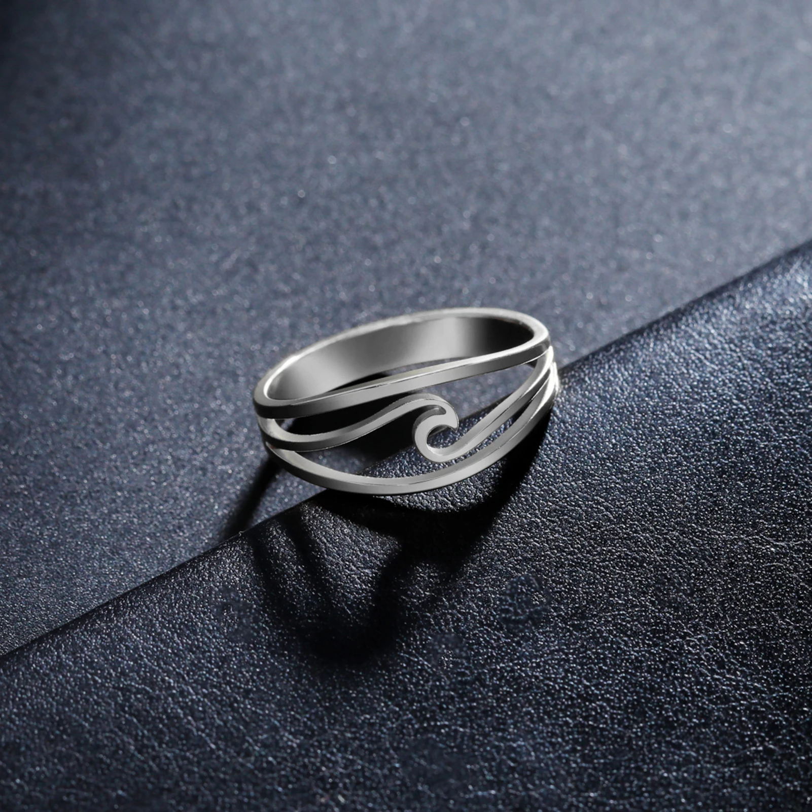 Lucktune Einfache Meereswellen-Ringe für Frauen, Edelstahl, trendige geometrische Ozean-Surf-Fingerringe, Schmuck, Hochzeit, Muttergeschenke – Detail 9