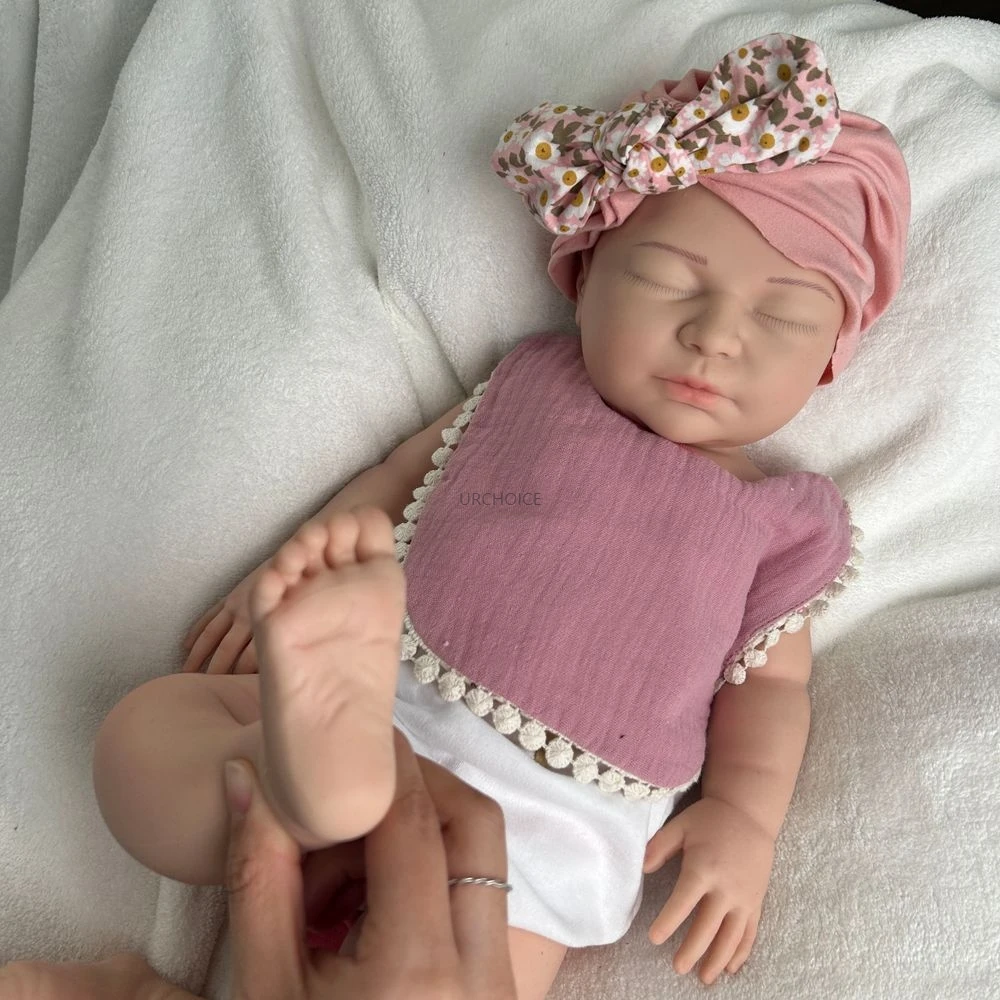 수동으로 제작된 박진감 있는 22인치 풀 실리콘 재생 여아는 부드러운 신생아 인형을 씻을 수 있으며, 치료용 스트레스 저항 어린이 장난감에 사용된다