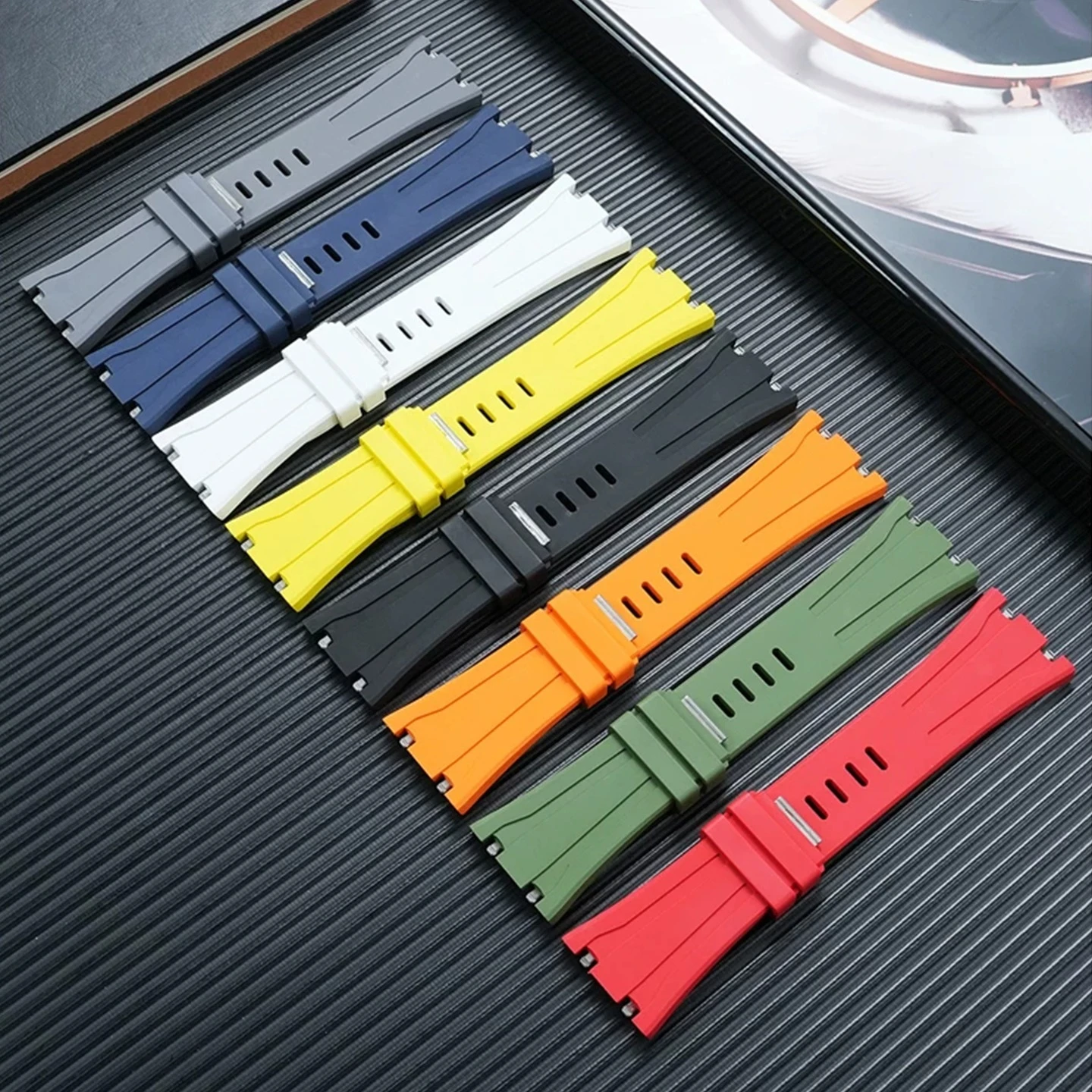 Adapt to the original style quick-release fluorosilicone FMK strap of the Audemars Piguet Royal Oak AP26420 series watch. 30mm