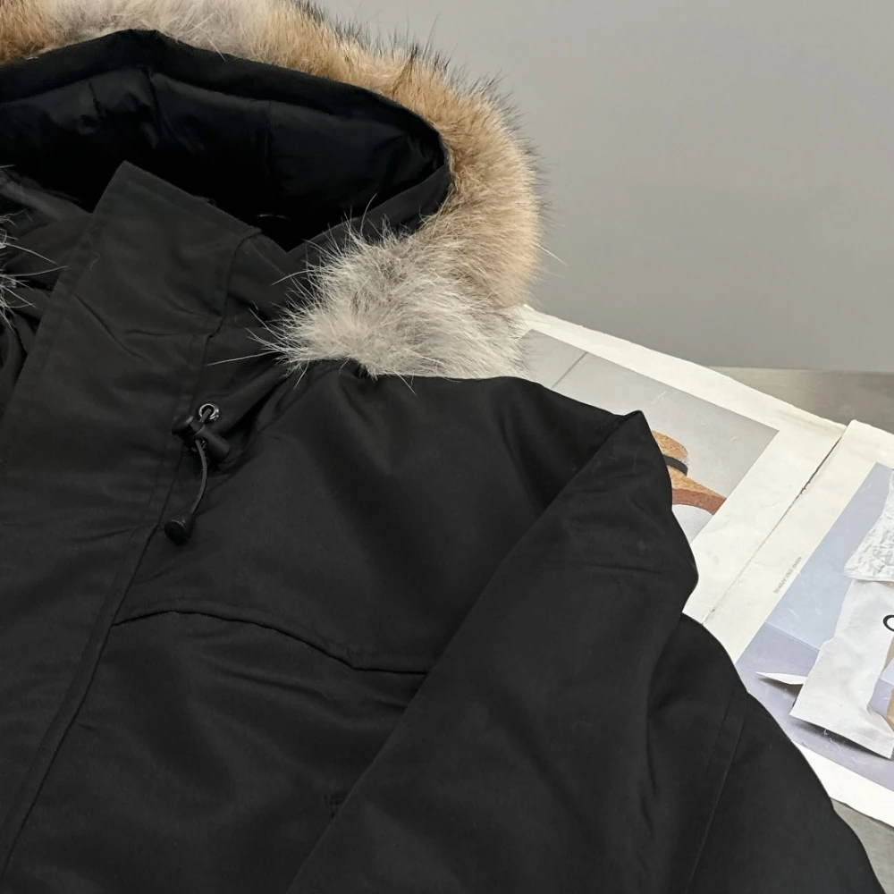 الفاخرة أوزة أسفل معطف 2025 العلامة التجارية الشتاء النساء أسفل سترة لينة الدافئة البخاخ ملابس خارجية قصيرة خفيفة الوزن مصمم معطف غير رسمي #6