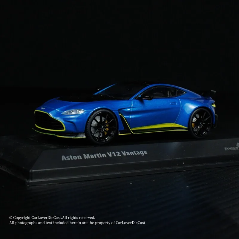 Diecast Solido 1:43 Scale Aston Martin Vantage V12 Alloy Car Model