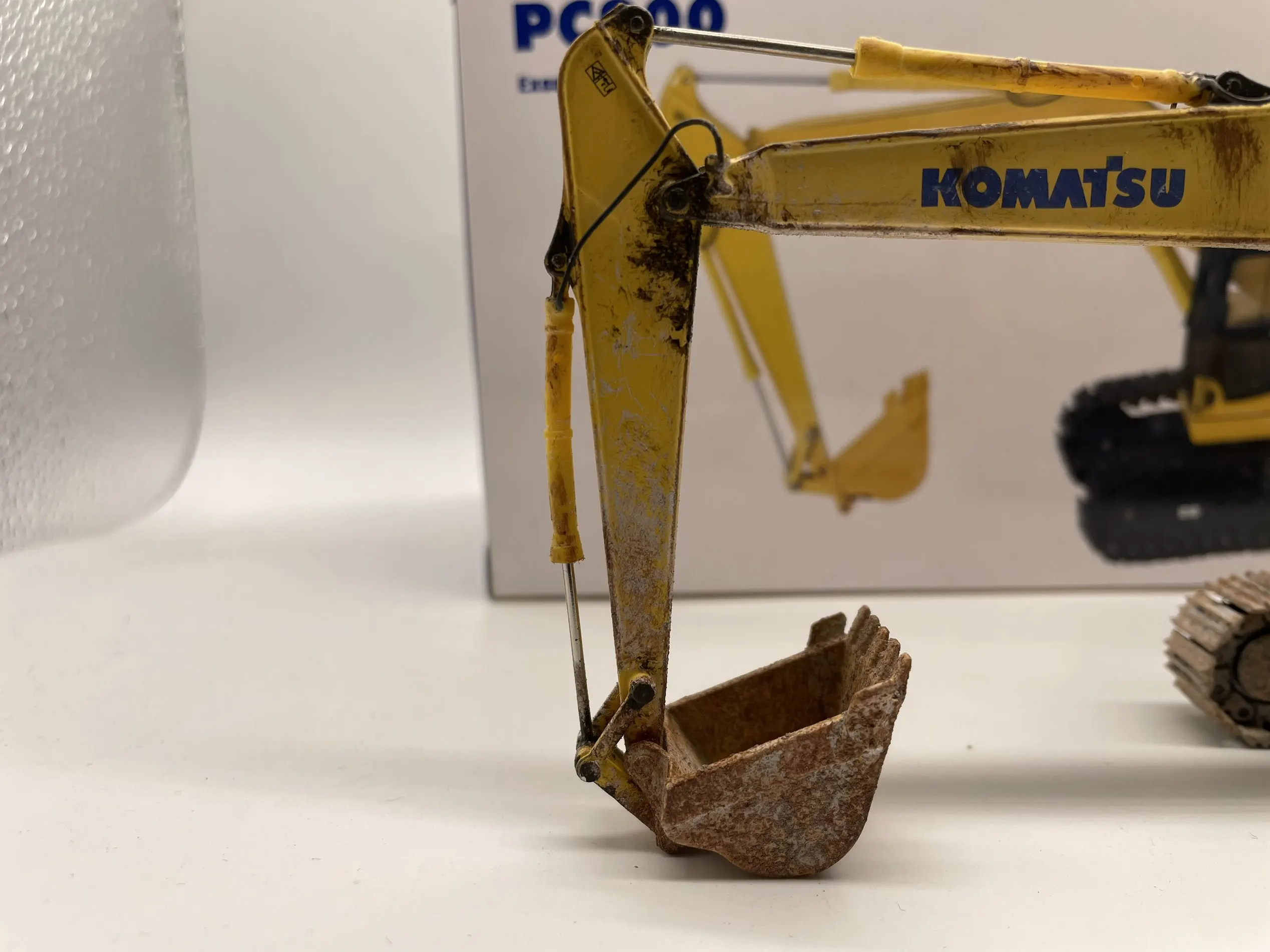 PC200 Escavatore Muddy Edition 1:50 Lega Giocattolo per bambini Ragazzo Regalo di compleanno Decorazione di scena Modello di ingegneria meccanica